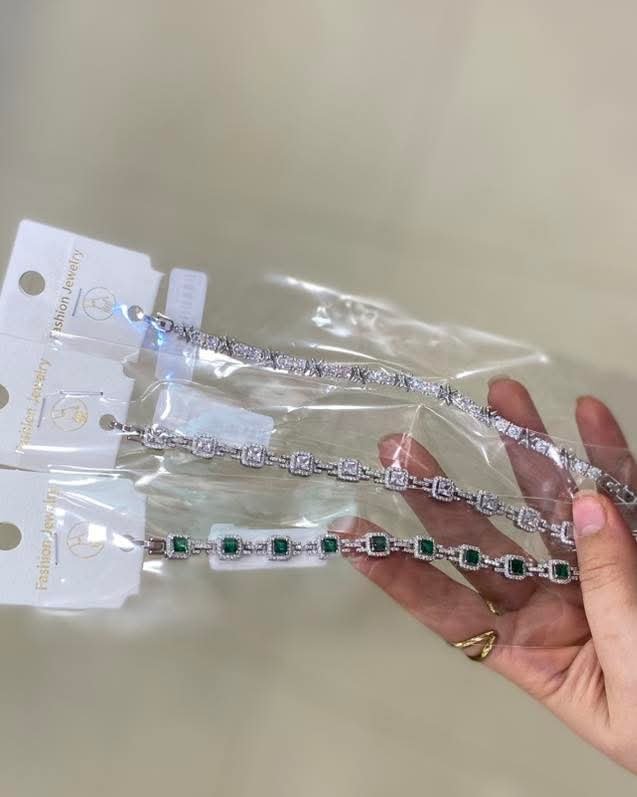 FB_IMG_1774974555952 انسيال لازوردي - الصورة 1